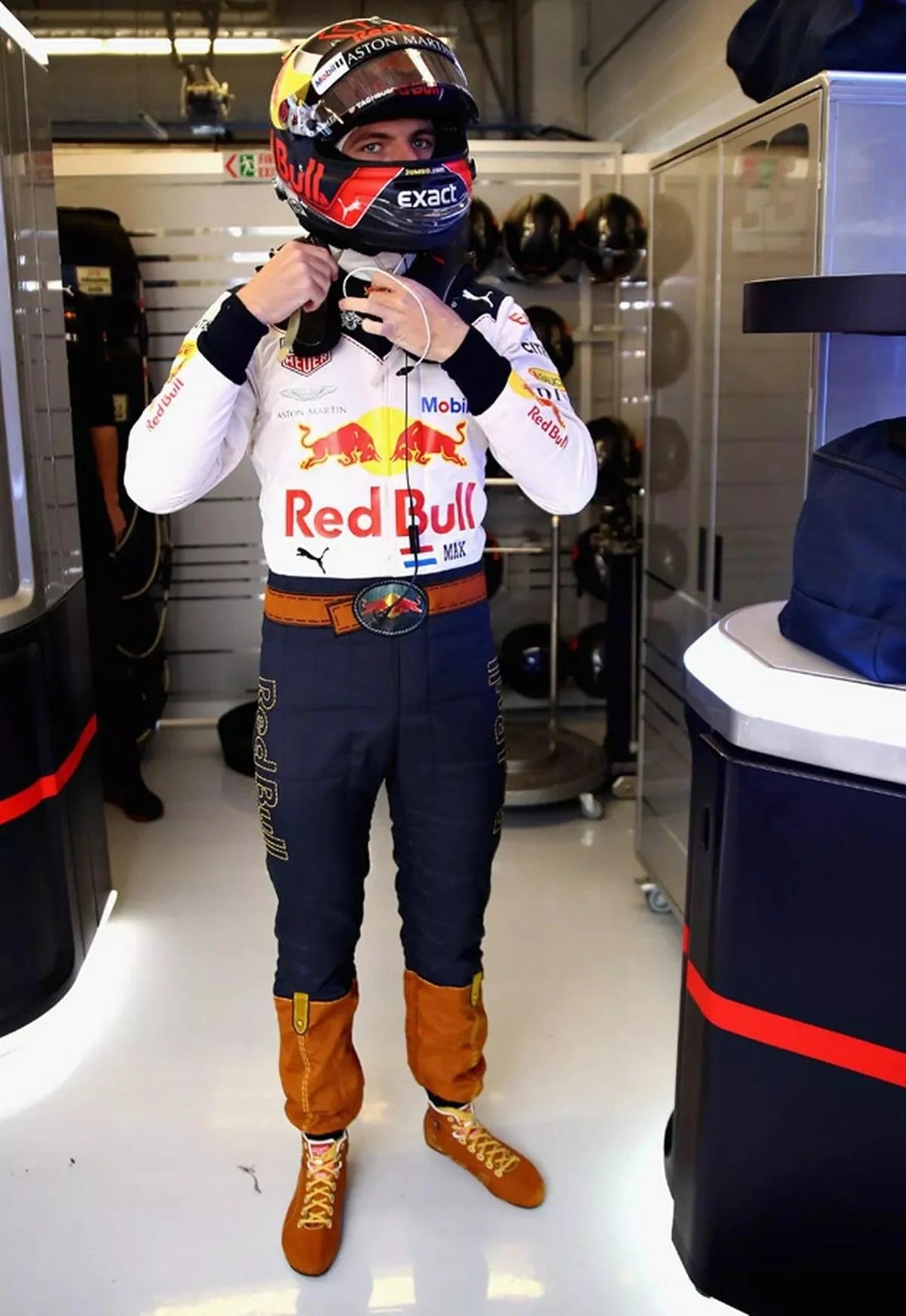 F1 shoes and Formula 1 style racing shoes for motorsport outfits